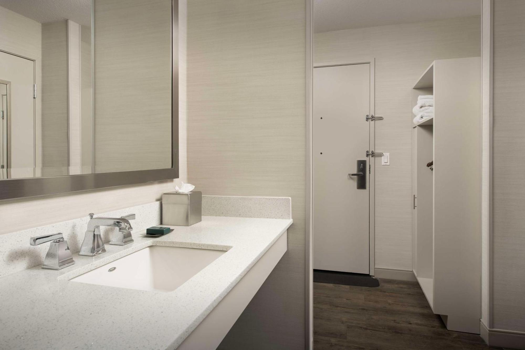 Doubletree By Hilton North Salem Hotell Eksteriør bilde
